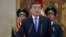 Qirg‘izistonning yangi prezidenti So‘o‘ro‘nbay Jeenbekov 24 noyabrda qasamyodga keltirildi.