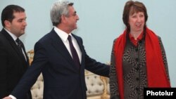 Armenia - President Serzh Sarkisian meets EU foreign policy chief Catherine Ashton in Yerevan, 16Nov2011.