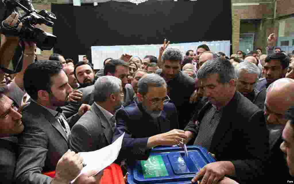 علی اکبر ولایتی