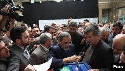 مقام‌های جمهوری اسلامی پای صندوق‌های رأی