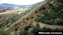 Решением проблемы сохранности уникального монастырского комплекса Давид Гареджи озабочено не только Министерство культуры и охраны памятников Грузии, но и оппозиционеры