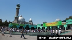 Центральная мечеть в Бишкеке. Иллюстративное фото.
