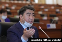 Жанарбек Акаев.