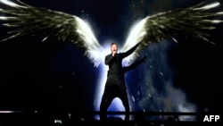 Теперь 14 мая, когда состоится финал конкурса, абхазским телезрителям остается болеть за Сергея Лазарева с его сверхсложным по постановке номером, которому букмекеры прочат победу