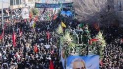 Касем Сулейманинин казасына келгендер. Керман шаары. 7-январь, 2020-жыл.