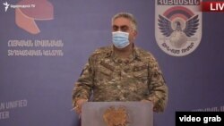 ՀՀ ՊՆ ներկայացուցիչ Արծրուն Հովհաննիսյանը ասուլիսի ժամանակ, արխիվ