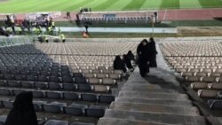 خبرنگاران و عکاسان زن در ورزشگاه آزادی