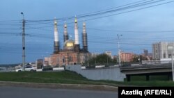 Төзелеп килүче Әр-Рәхим мәчете, архив фотосы