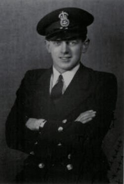 Джон Харрисон в 1940 году. Фото из архива британского Имперского военного музея