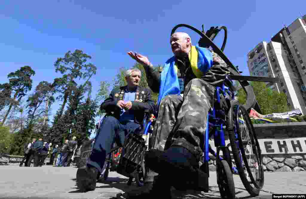 Ліквідатори наслідків аварії на ЧАЕС беруть участь у церемонії вшанування пам&#39;яті жертв Чорнобильської катастрофи. Київ, 26 квітня 2019 року