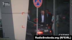 Другий президент України та представник української сторони у тристоронній групі Леонід Кучма у VIP-терміналі аеропорту «Київ» 26 серпня 2016 року