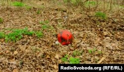 Під таким м’ячем може ховатися «міна-сюрприз» – сапери