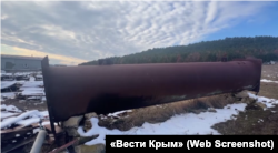 Іржавий накопичувач для води у селі Строгонівка Сімферопольського району. Скриншот відео «Вести Крым»