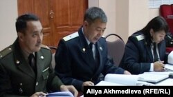 Қызылағаш сот ісінде отырған прокурорлар. Талдықорған, 23 қыркүйек 2010 жыл  