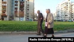 Русиядә ирләр пенсиягә 65, хатын-кызлар 63 яшьтә чыгачак