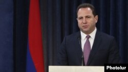 Դավիթ Տոնոյանը ՀՀ պաշտպանության նախարարի պաշտոնում, արխիվ