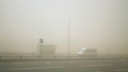 Diňle: Aşgabat ýene tozan astynda galdy