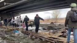 Ուկրաինացիները հատում են Իրպեն գետը