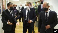 Ֆրանսիայի նախագահ Էմանյուել Մակրոն, Գերմանիայի կանցլեր Օլաֆ Շոլց և Ուկրաինայի նախագահ Վլադիմիր Զելենսկի, արխիվ