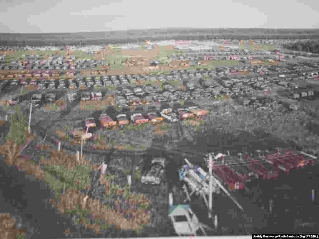 Так полігон виглядав до початку масової переробки забруднених металоконструкцій.