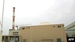 بر اساس قرارداد اولیه میان دو کشور نيروگاه اتمی بوشهر بايد در سال ١٩٩٩ تکميل می شد. (عکس از AFP)