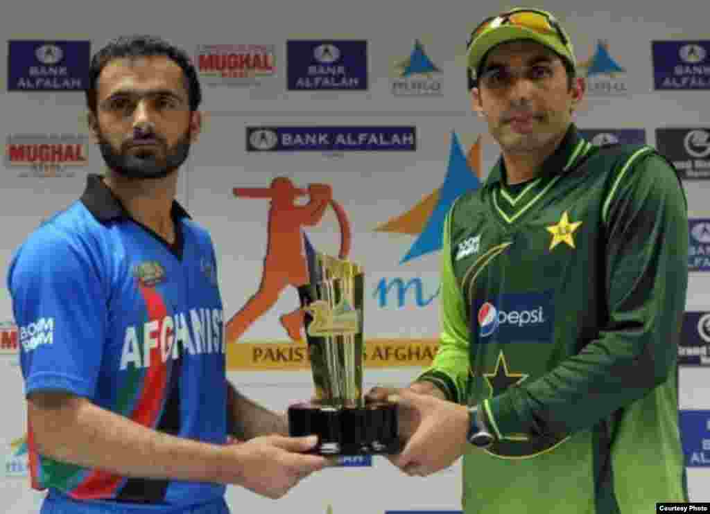 Игроки сборной Афганистана по крикету. 