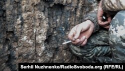 Внаслідок обстрілів загинув один український військовий, ще один отримав поранення