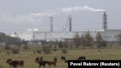 Ermeni Bazarda titan dioksid istisal etken “Qırım titanı” zavodı, nümünelik fotosuret