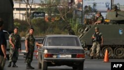 ایست بازرسی ارتش لبنان پس از درگیری‌های شهر طرابلس.