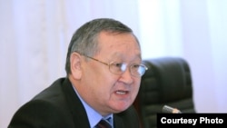 Каныбек Осмоналиев .