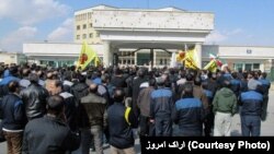 تجمع کارگران هپکو در مقابل استانداری مرکزی