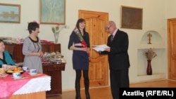 Рамил Зәбиров премия тапшыра