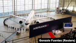 مراسم ورود ایرباس ۲۲۰ به ناوگان هواپیمایی ایرفرانس در ۲۰ سپتامبر امسال