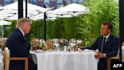 مهمانی ناهار امانوئل مکرون و دونالد ترامپ در شهر ساحلی بیاریتس در جنوب فرانسه