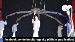 Муратбек Рыскулов атындагы Нарын облустук академиялык музыкалык драма театры.  2019-жыл.