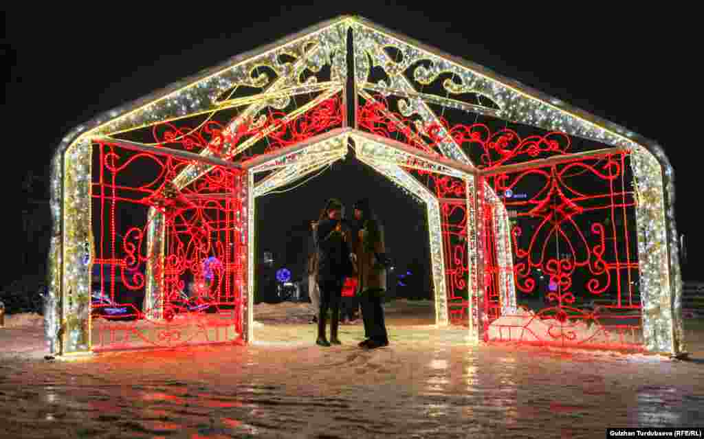 2019-жылы сары жана алтын түс модада болот.&nbsp;&nbsp;