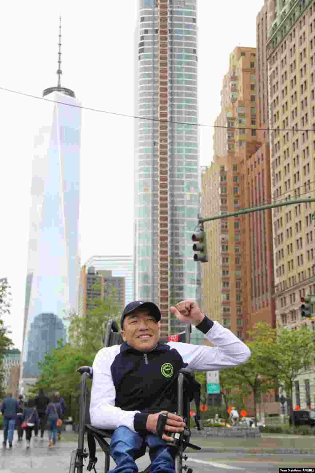 И вот Нургазы в Нью-Йорке вместе с Уланом Эгизбаевым