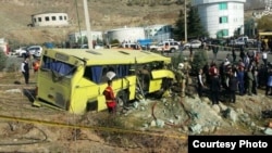 در حادثه واژگون شدن شدن یک دستگاه اتوبوس در محوطه داخلی واحد علوم و تحقیقات دانشگاه آزاد در تهران، ده نفر کشته‌ شدند.