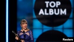 Aýdymçy Teýlor Swift.