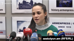 Глава Комитета гражданской авиации Татевик Ревазян на пресс-конференции, Ереван, 13 января 2020 г.