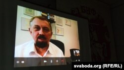 Аўтар кнігі Сяргей Навумчык на відэасувязі