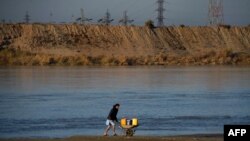 Ўзбек-афғон чегараси (архив сурати)