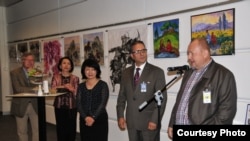 Көргөзмөгө келген коноктор