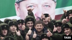 Нохчийчоь -- Нохчийн кегийрхой Оьрсийчоьнан арме дIахьажочу церемонехь дакъалоцуш ву Кадыров Рамзан, Лахьан-бутт 17, 2014