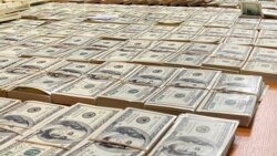 Gara bazarda dollaryň alyş-çalyş bahasy 33 manatdan geçdi