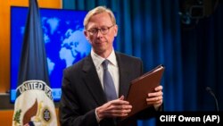 برایان هوک هدف از اعمال رژیم تحریم‌ها را دستیابی به توافقی بهتر با ایران دانست.