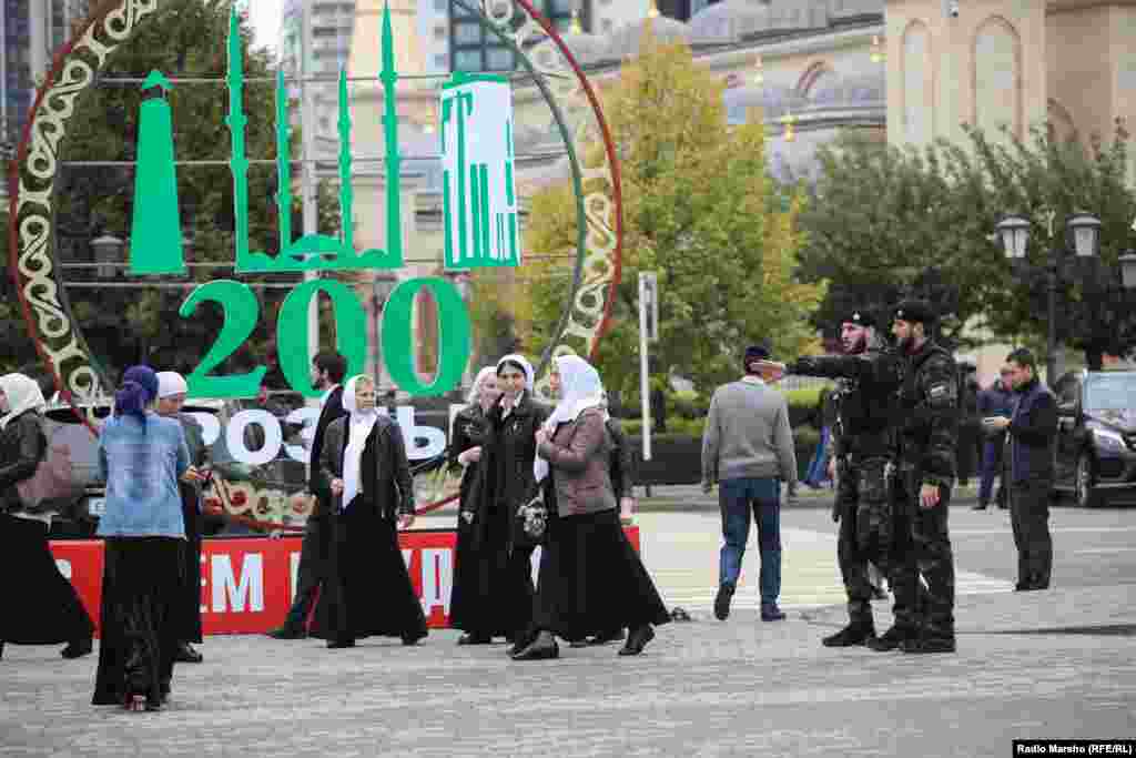 Хелхаршца, эшаршца, деза къамелаш дарца дIадаьхьира дезде.