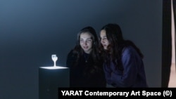 Фрагмент инсталляции Михайло Алексеенко “Осколки” (2022)