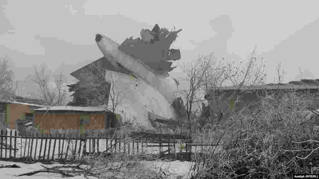 Былтыр май айында бийлик Дача СУдагы учак кырсыгы боюнча токтотулган кылмыш иши кайрадан жандандырылып, тергеле баштаганын кабарлаган. Бирок бул иш андан бери эмне болгону тууралуу укук коргоо органдары маалымат тарата элек.&nbsp;