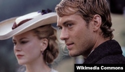 Jude Law və Nicole Kidman "Soyuq dağ" filimdə birlikdə oynayıblar.